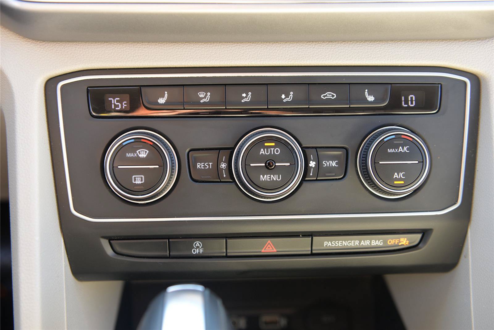 Used 2018 Volkswagen Atlas SE AWD/4WD image 30