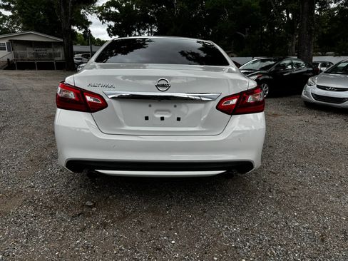 Used 2017 Nissan Altima 2.5 S w/ Power Driver Seat Package FWD image 4