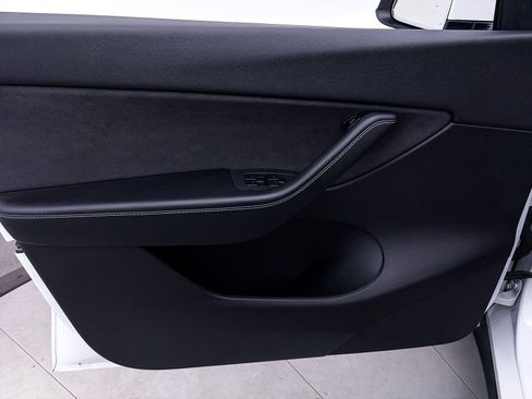 Used 2021 Tesla Model Y 2WD image 15