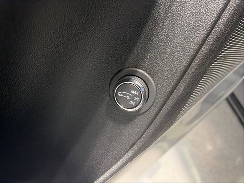 New 2025 Chevrolet Blazer LT w/ Convenience Package image 10