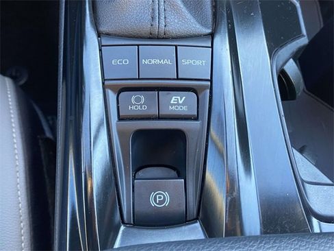 Used 2025 Toyota Camry SE image 30