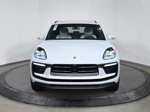 New 2026 Porsche Macan image 10