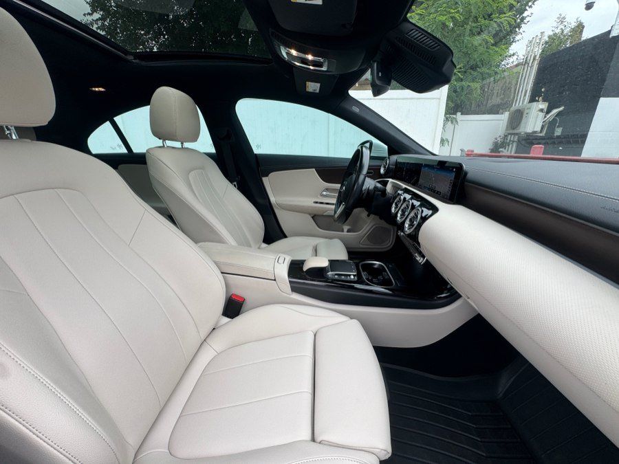 Used 2023 Mercedes-Benz CLA 250 4MATIC image 39