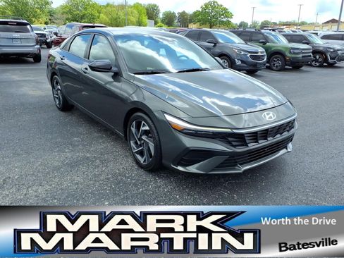 Used 2025 Hyundai Elantra Sport FWD image 1