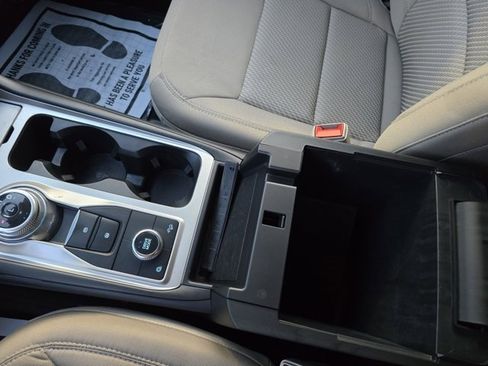 Used 2022 Ford Explorer XLT image 24