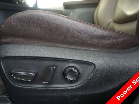 Used 2022 Toyota Sienna Platinum AWD/4WD image 7