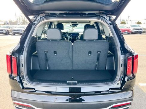 Certified 2024 Kia Sorento EX image 10