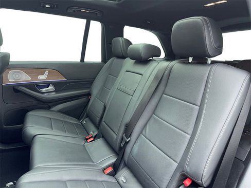Used 2025 Mercedes-Benz GLS 450 4MATIC image 43