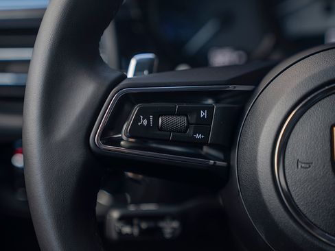 Certified 2026 Porsche Macan S AWD/4WD image 7