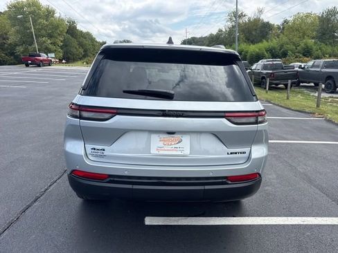 New 2025 Jeep Grand Cherokee Limited w/ Black Appearance Package AWD/4WD image 6