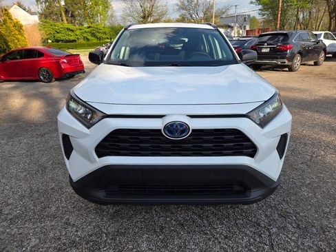 Used 2021 Toyota RAV4 LE AWD/4WD image 3
