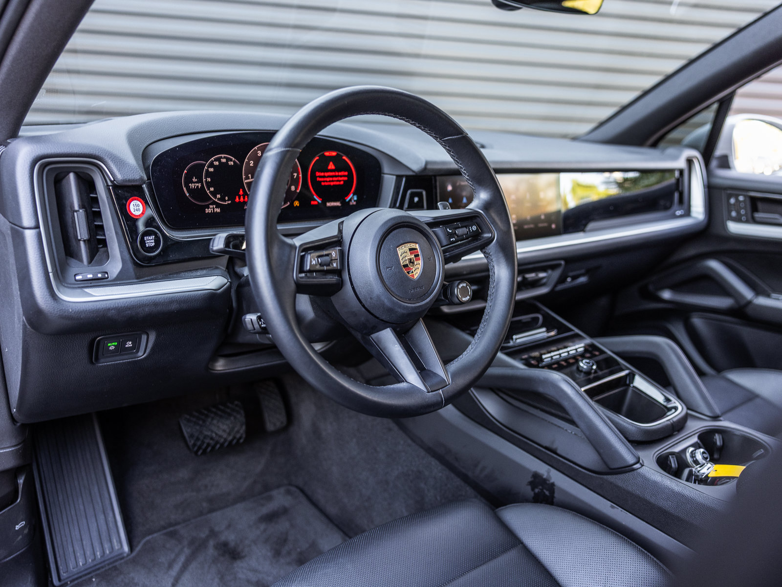 Certified 2024 Porsche Cayenne AWD/4WD image 4