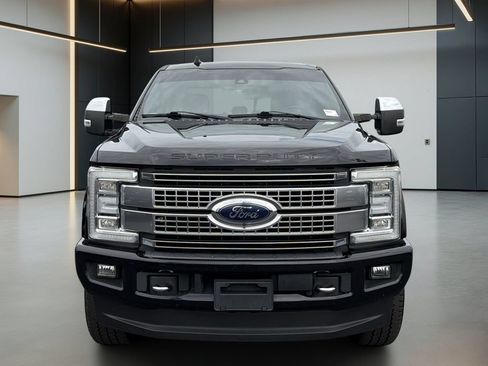 Used 2019 Ford F250 Platinum w/ Platinum Ultimate Package AWD/4WD image 9