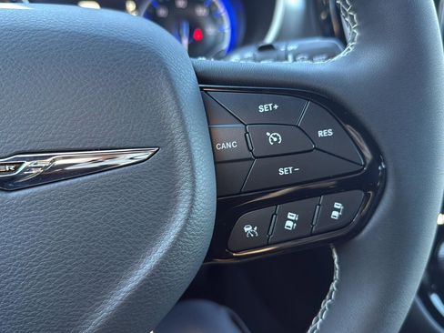 New 2026 Chrysler Pacifica Select image 18