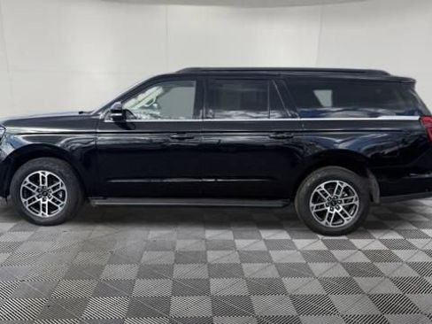 Used 2025 Ford Expedition Max Active AWD/4WD image 2