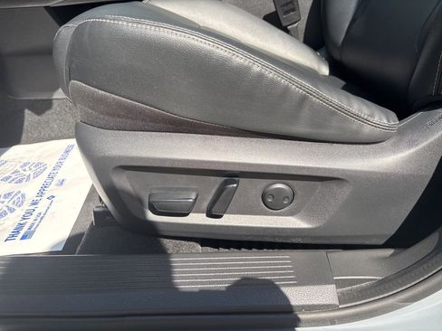 Used 2022 Nissan Rogue SL w/ SL Premium Package image 61