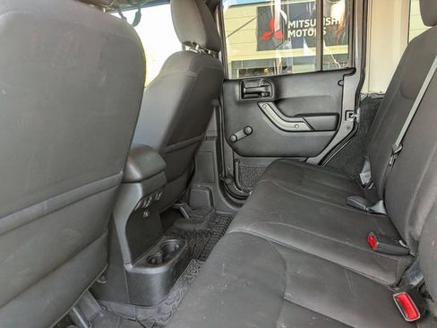 Used 2018 Jeep Wrangler Unlimited Sport w/ Connectivity Group image 26