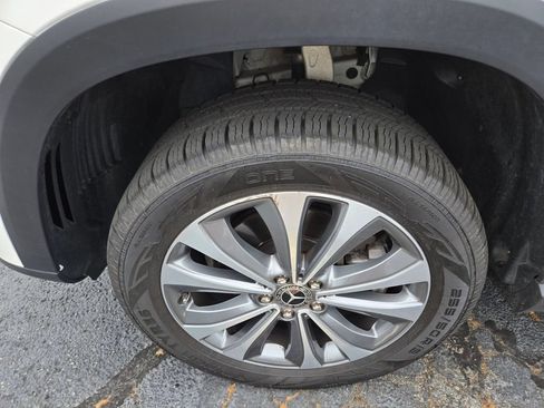 Used 2020 Mercedes-Benz GLE 350 4MATIC w/ Premium Package image 23
