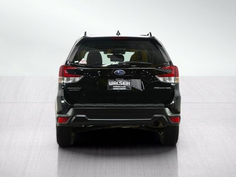 Used 2019 Subaru Forester Premium w/ All-Weather Package AWD/4WD image 4
