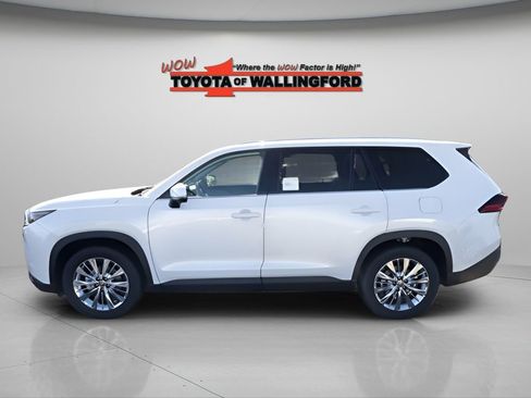 New 2026 Toyota Grand Highlander AWD image 2