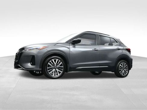 Used 2023 Nissan Kicks SR w/ SR Premium Package image 32