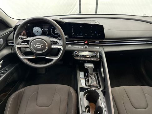 Used 2024 Hyundai Elantra SEL w/ Convenience Package FWD image 21