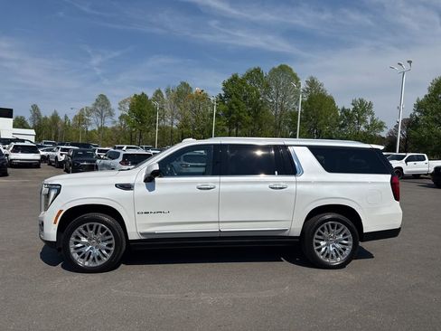 Used 2025 GMC Yukon XL Denali w/ Sun & Power Step Package image 2