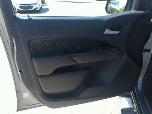 Used 2022 GMC Canyon Denali image 20