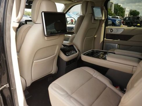Used 2020 Lincoln Navigator L Reserve w/ Equipment Group 208A Reserve AWD/4WD image 12