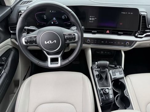 Used 2024 Kia Sportage EX FWD image 11