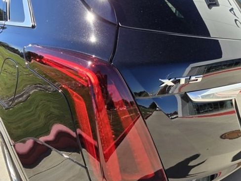 New 2025 Cadillac XT5 Luxury image 10