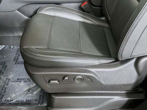 Used 2024 GMC Yukon Denali w/ Advanced Technology Package image 20