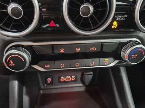 Used 2025 Nissan Sentra SV FWD image 18