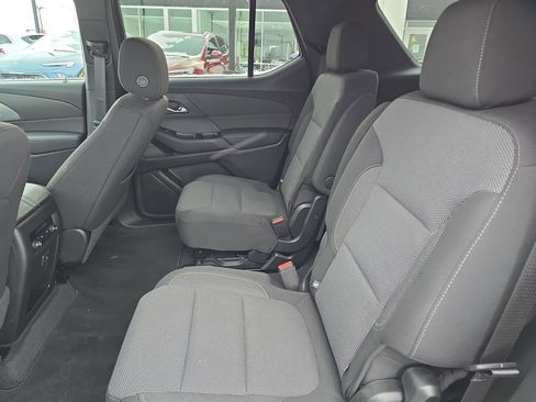 Certified 2023 Chevrolet Traverse LT w/ Rear Camera Mirror Package image 25