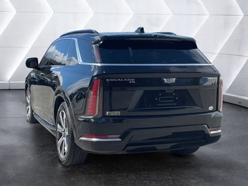 Used 2025 Cadillac Escalade IQ Luxury 2 w/ LPO, Etrunk Organizer Package AWD/4WD image 4