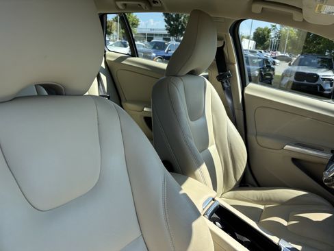 Used 2015 Volvo V60 T5 Premier Plus FWD image 34