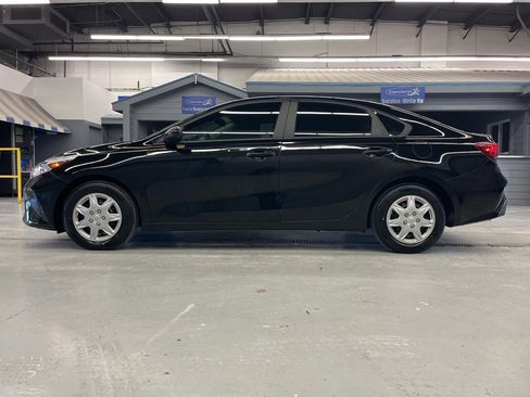 Used 2023 Kia Forte LX image 4