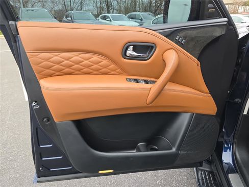 Used 2019 INFINITI QX80 Luxe w/ Proactive Package image 20