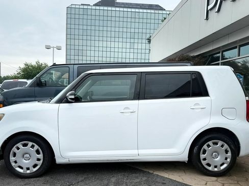 Used 2008 Scion xB FWD image 4