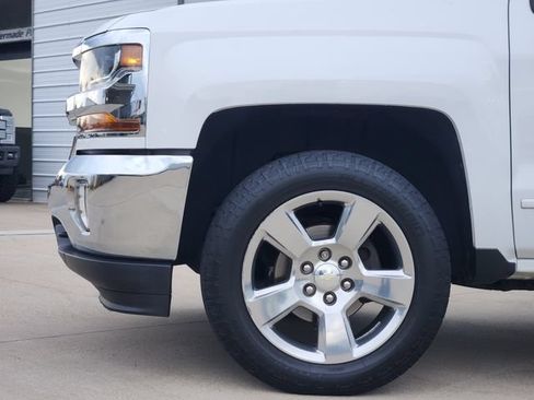 Used 2017 Chevrolet Silverado 1500 LT w/ Texas Edition AWD/4WD image 8