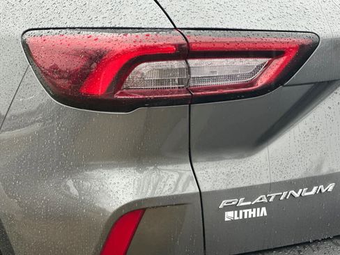 Certified 2025 Ford Escape Platinum image 27