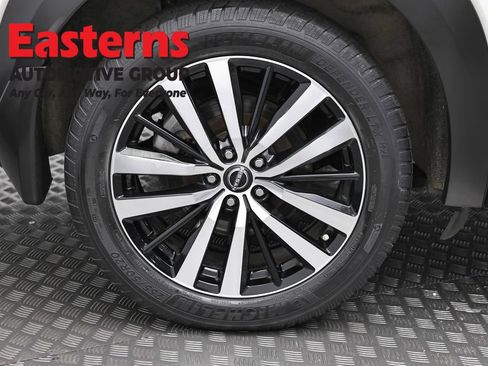 Used 2023 Nissan Pathfinder Platinum AWD/4WD image 33