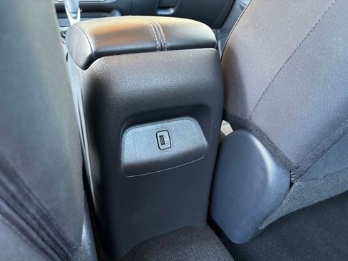 Used 2025 Nissan Sentra SV FWD image 22