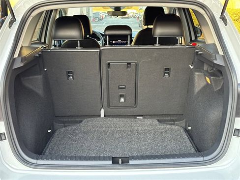 Certified 2023 Volkswagen Taos SE image 11