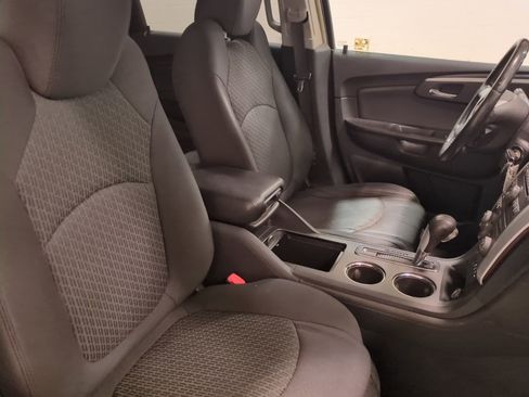 Used 2009 Chevrolet Traverse LT image 11
