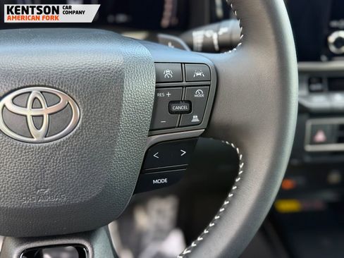 Used 2026 Toyota Camry SE FWD image 15