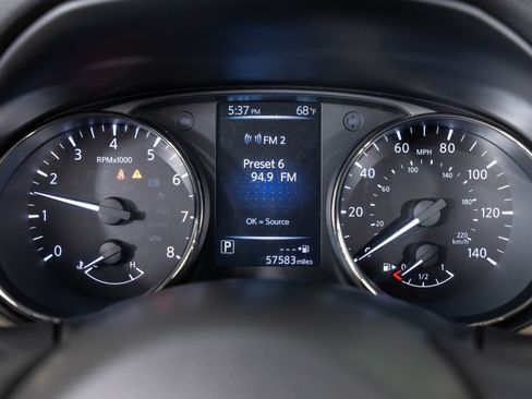 Used 2017 Nissan Rogue SL image 36