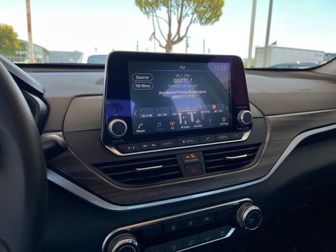 Used 2025 Nissan Altima 2.5 SV FWD image 20