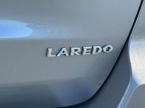 Used 2021 Jeep Grand Cherokee Laredo image 30