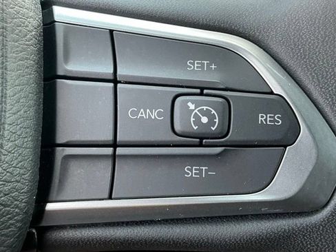 Used 2024 Jeep Compass Latitude AWD/4WD image 30